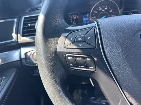 Used 2017 Ford Explorer Limited image 18