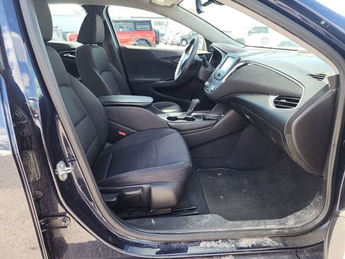 Used 2016 Chevrolet Malibu LT image 8