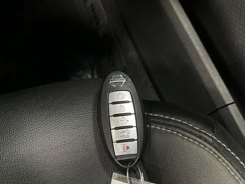 Used 2021 Nissan Rogue SL image 28