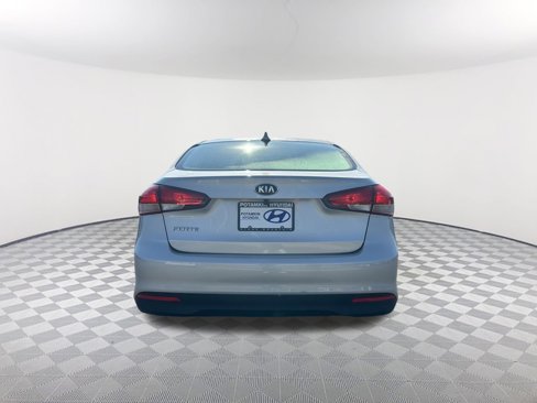 Used 2017 Kia Forte LX image 8
