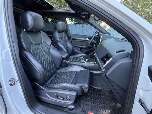 Used 2018 Audi SQ5 Premium Plus w/ Navigation Package image 9