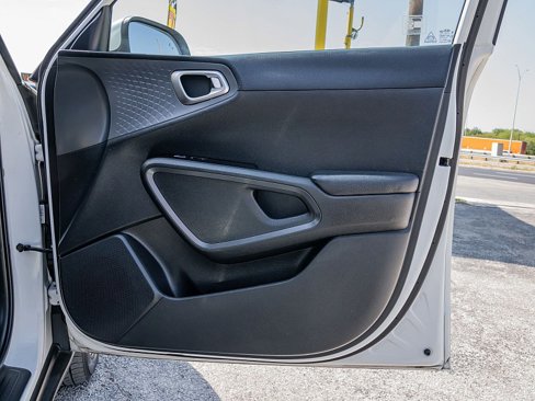 Used 2021 Kia Soul S image 17