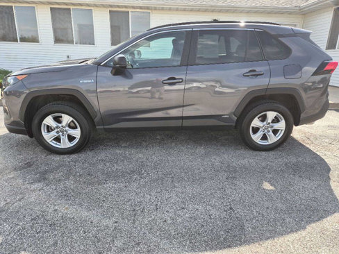 Used 2020 Toyota RAV4 LE image 4