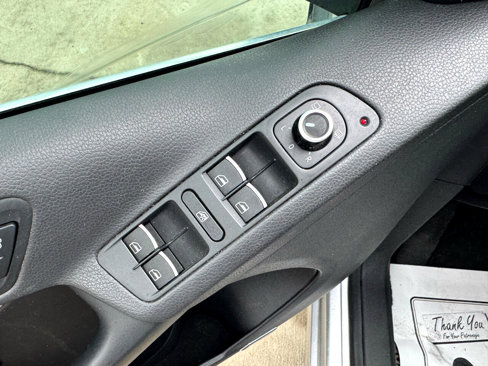 Used 2012 Volkswagen Tiguan SEL image 22