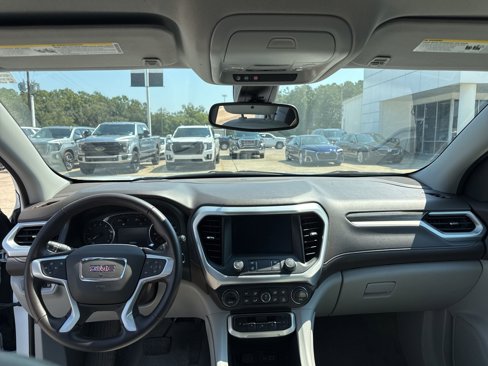 Used 2023 GMC Acadia SLT image 10