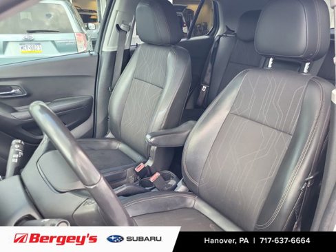 Used 2020 Chevrolet Trax LT w/ LT Convenience Package image 10