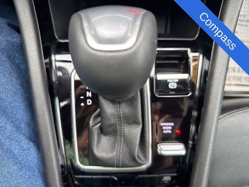 Used 2023 Jeep Compass Limited image 30