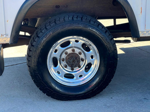 Used 2004 Chevrolet Silverado 2500 4x4 Regular Cab image 12