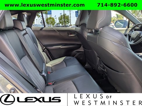 Used 2021 Toyota Venza XLE image 7