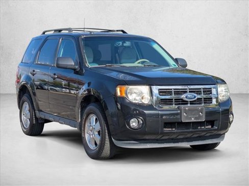 Used 2011 Ford Escape XLT w/ 203A Rapid Spec Order Code image 3