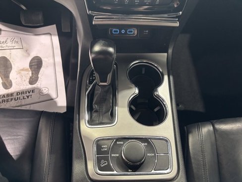 Used 2020 Jeep Grand Cherokee Limited image 20