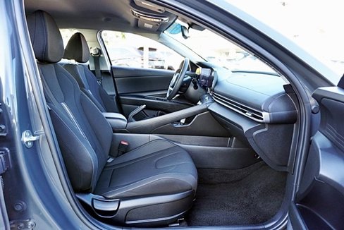 Certified 2024 Hyundai Elantra SEL image 11