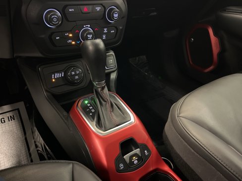 Used 2019 Jeep Renegade Trailhawk image 28