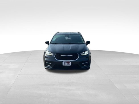 Used 2021 Chrysler Pacifica Touring-L image 32