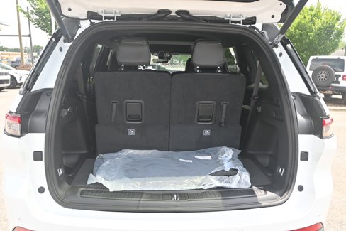 Used 2023 Jeep Grand Cherokee Laredo w/ Trailer Tow Prep Group (B) image 11