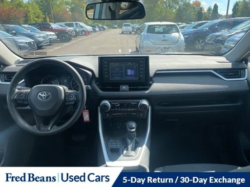 Used 2019 Toyota RAV4 LE image 11