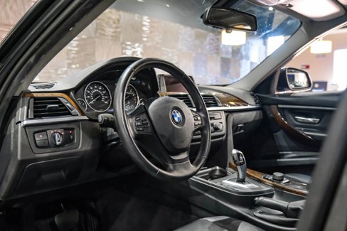 Used 2015 BMW 320i xDrive Sedan image 3