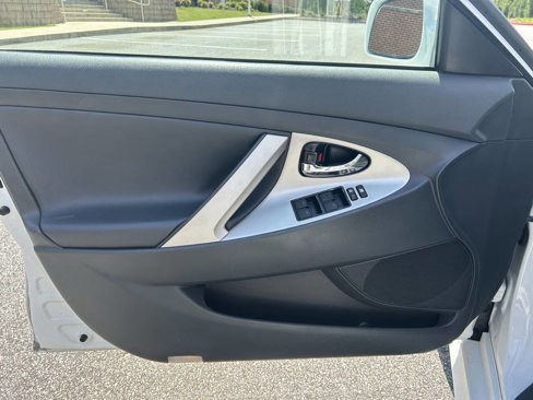 Used 2011 Toyota Camry SE image 13