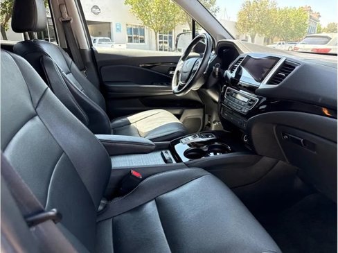 Used 2017 Honda Pilot Touring image 10