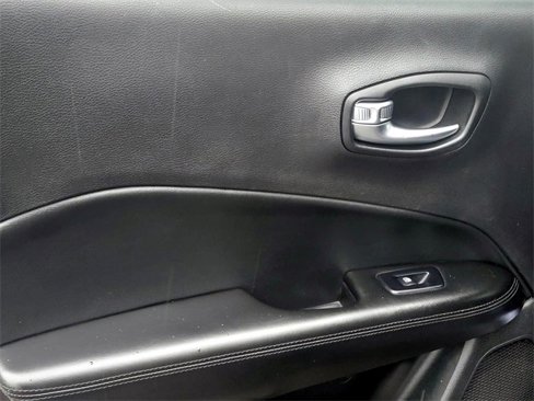 Used 2020 Jeep Compass Latitude image 14