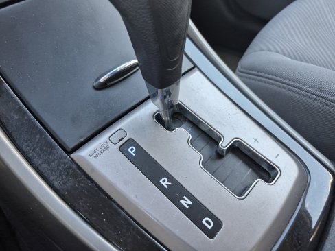 Used 2013 Hyundai Elantra GLS w/ Preferred Pkg image 15