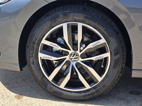 New 2025 Volkswagen Jetta SE image 9
