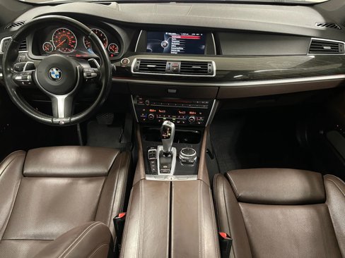 Used 2017 BMW 535i Gran Turismo xDrive image 11