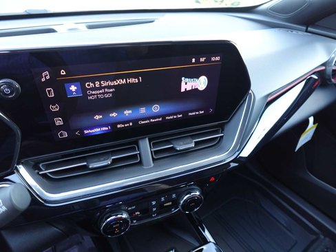 New 2025 Chevrolet Trax RS w/ Sunroof Package image 17