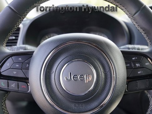 Used 2021 Jeep Renegade Latitude image 17