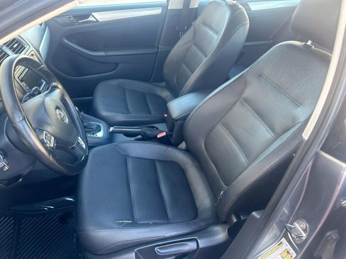 Used 2011 Volkswagen Jetta TDI image 12