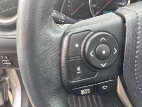 Used 2015 Toyota RAV4 Limited image 25
