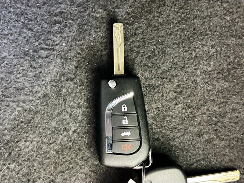 Used 2018 Toyota Camry SE image 36