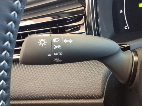 New 2025 Toyota Camry SE image 18