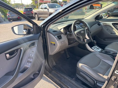 Used 2011 Hyundai Elantra Limited image 12