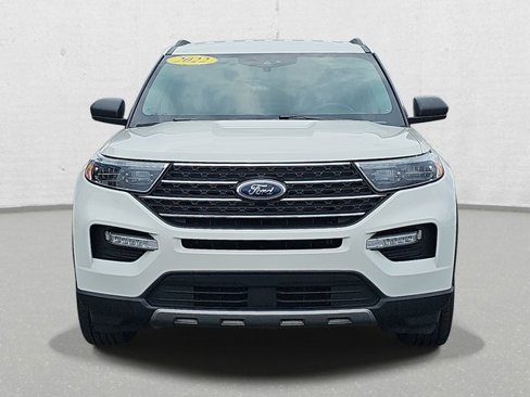 Used 2022 Ford Explorer XLT w/ Equipment Group 202A image 2