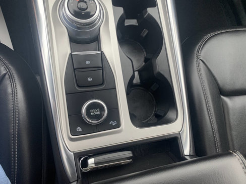 Used 2023 Ford Explorer XLT image 23
