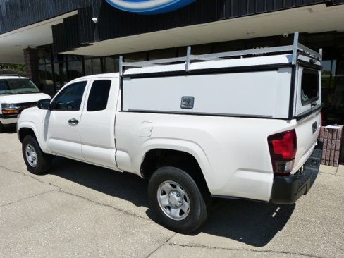 Used 2021 Toyota Tacoma SR image 3