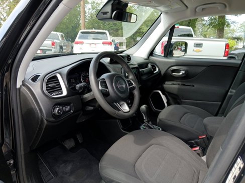 Used 2018 Jeep Renegade Latitude w/ UConnect 8.4 Nav Group image 18