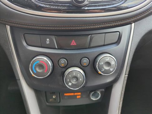 Used 2020 Chevrolet Trax LS w/ Tint and Cruise Package image 10