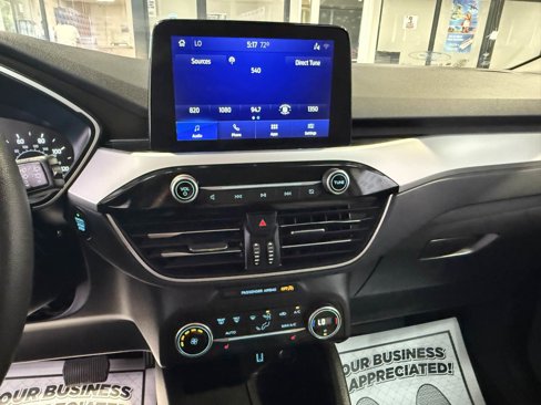 Used 2020 Ford Escape SE image 18