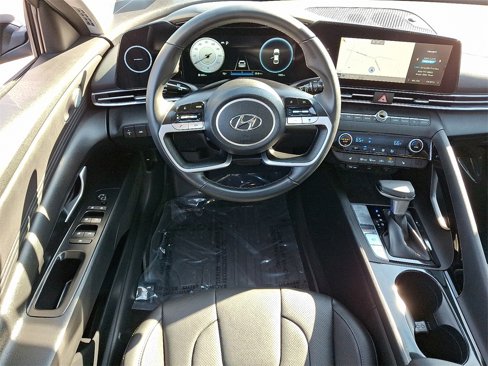 Used 2021 Hyundai Elantra Limited w/ Cargo Package image 11