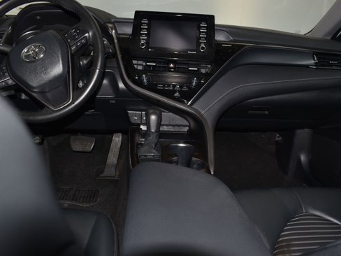 Used 2024 Toyota Camry SE image 18