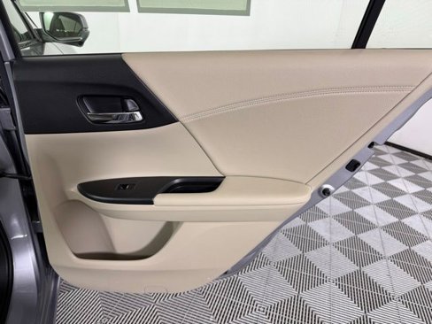 Used 2017 Honda Accord EX-L image 35