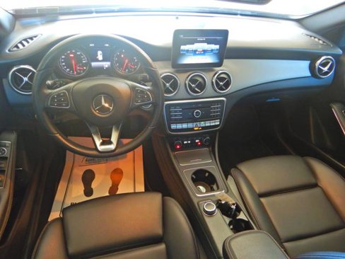 Used 2020 Mercedes-Benz GLA 250 4MATIC image 2