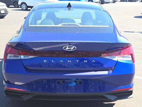 Used 2023 Hyundai Elantra SEL w/ Convenience Package image 5