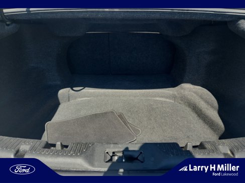 Used 2010 Ford Taurus SEL image 32