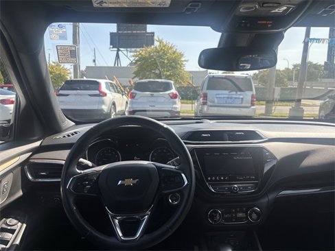 Used 2021 Chevrolet TrailBlazer ACTIV w/ Technology Package image 11