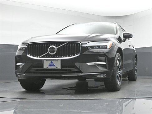 Used 2022 Volvo XC60 B5 Momentum w/ Climate Package image 35