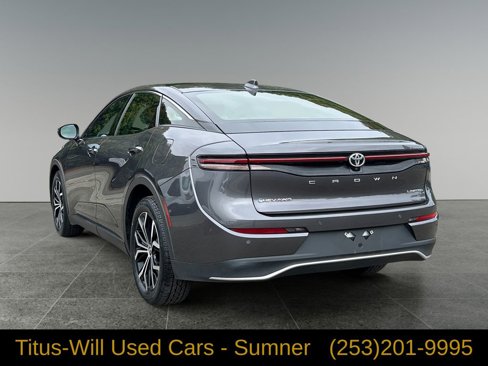 Used 2024 Toyota Crown Limited image 5