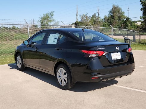 New 2025 Nissan Versa S image 4